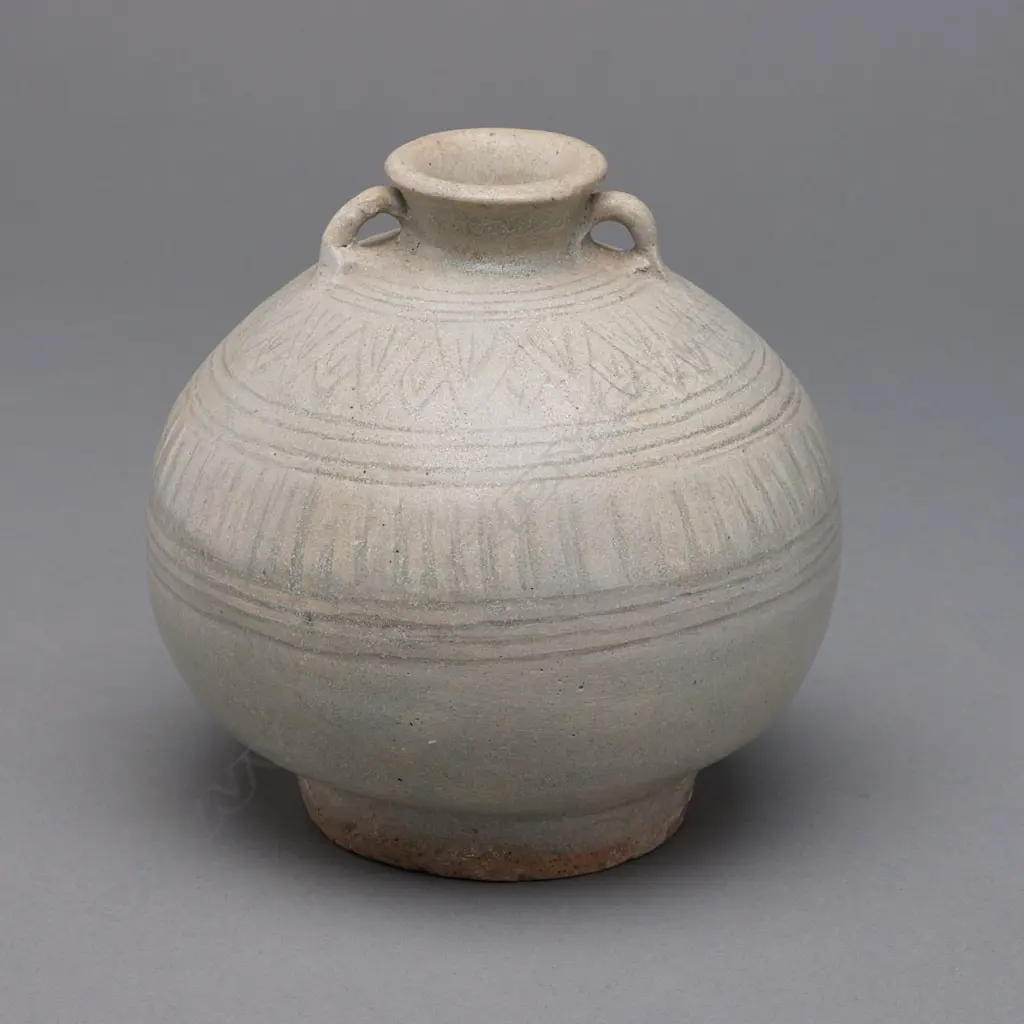 Stoneware bottle – Sawankhalok - 13th to 16thC, Image 1++